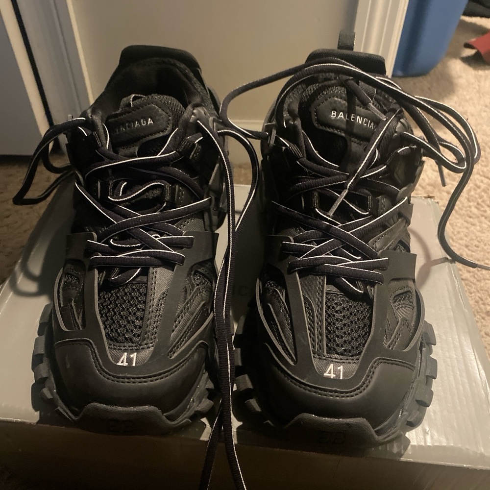 Balenciaga Men's Black Sneakers - Picture 2 of 8